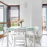 Altido Cosy 1-Bed Apartment With Balcony