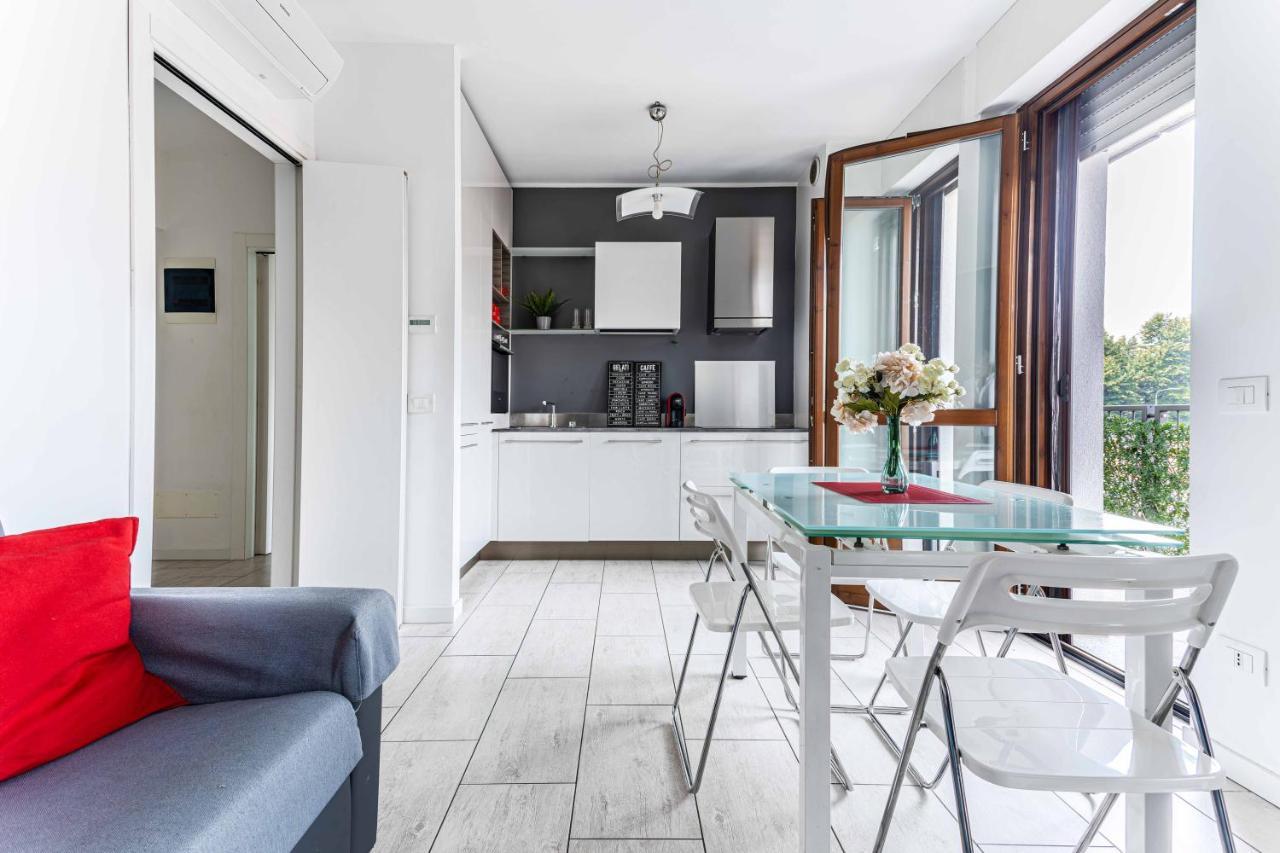 Altido Cosy 1-bed With Balcony Apartment Milan
