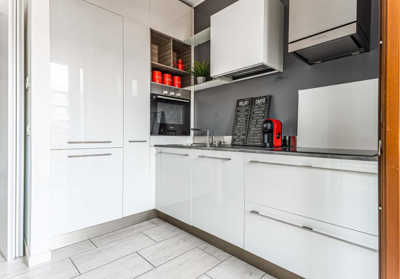 Altido Cosy 1-bed With Balcony Apartment Milan