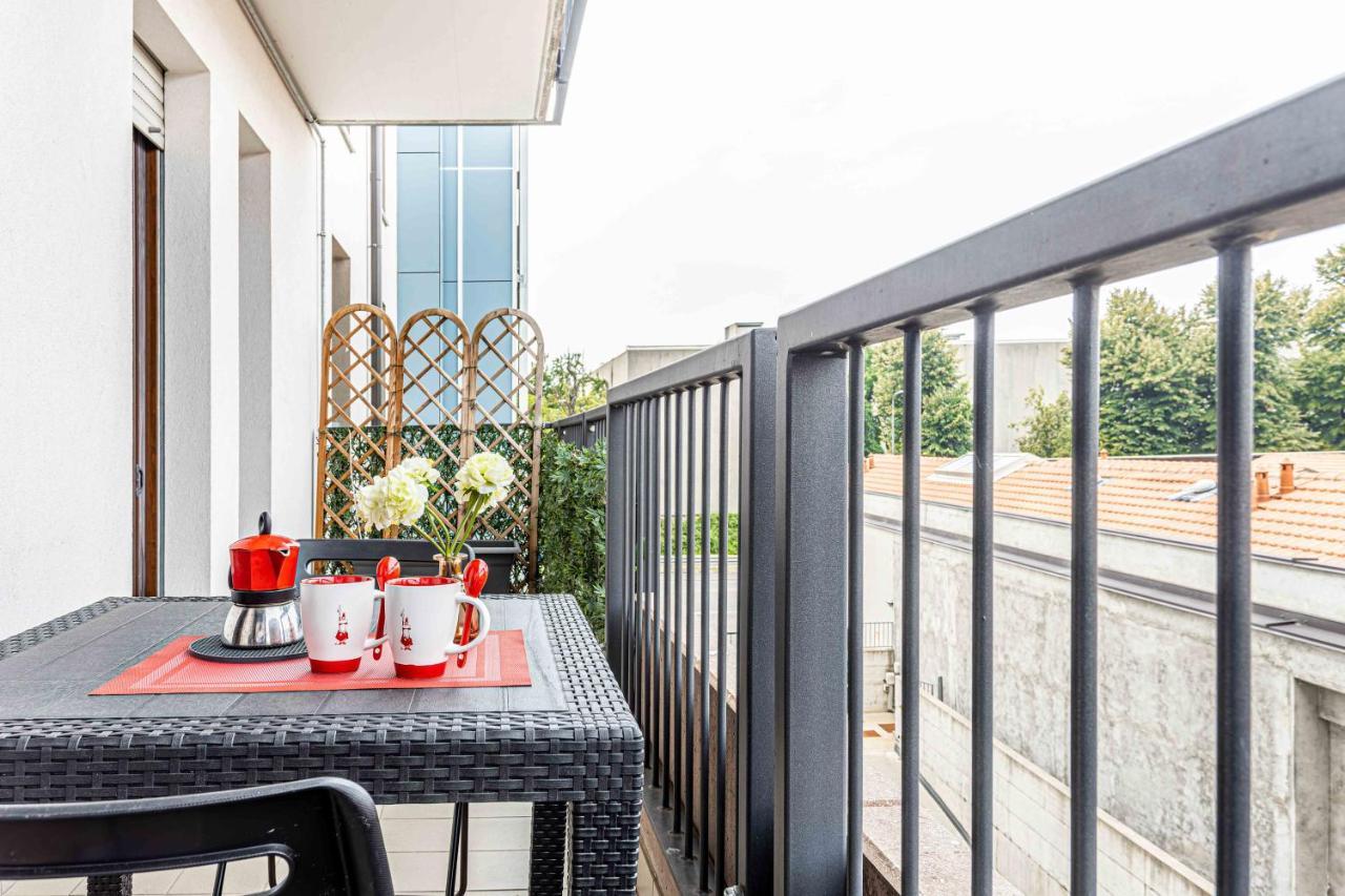 Apartment Altido Cosy 1-bed With Balcony *